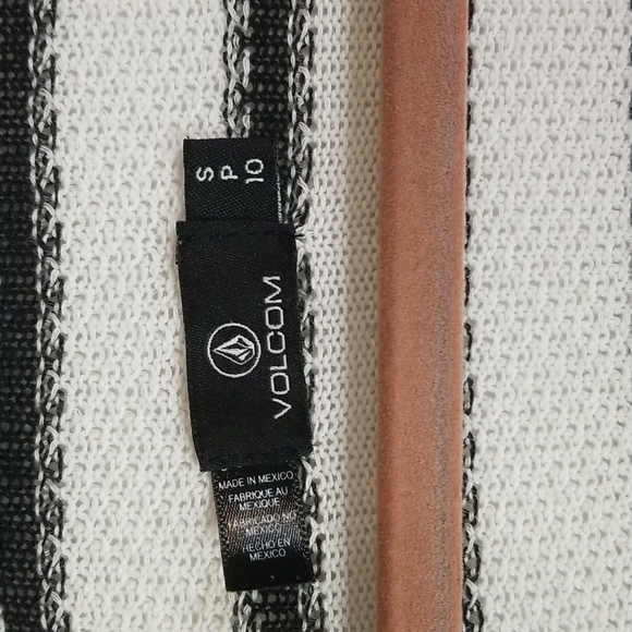 Volcom Long Sleeve Striped Sweater Size Small - Picture 4 of 6